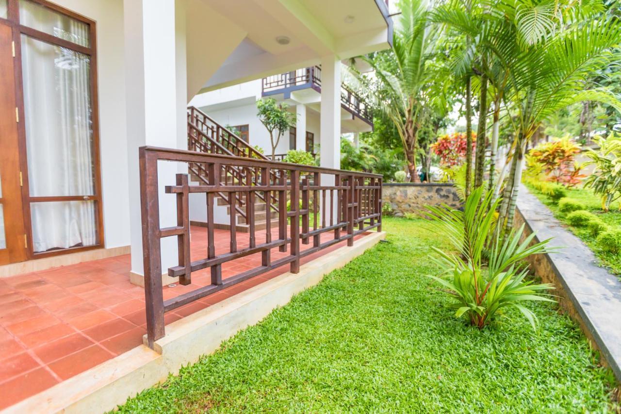 Shine Wave Turtle Beach Tangalle Exterior photo